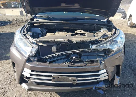 2019 Toyota Highlander Xle из США, поврежденный, VIN 5TDJZRFH4KS715827